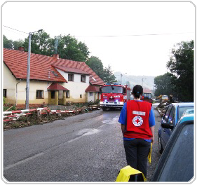 Pracovnice ČČK v oblasti postižené povodní