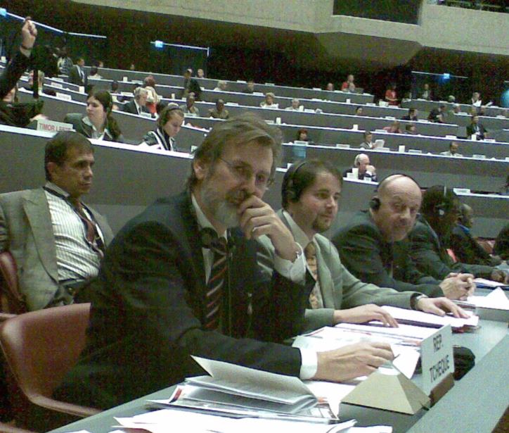 čeští delegáti v jednacím sále