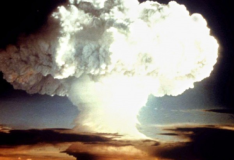 Příjata smlouva o zákazu jaderných zbraní