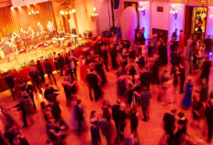 Oslavy 100. výročí ČSČK zahájil ples na Žofíně