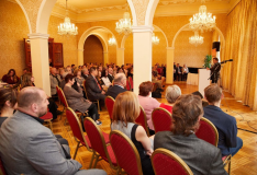 Zlaté kříže za 160 darů předány v Praze