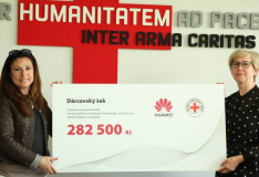 Huawei daroval ČČK 100 ks mobilních telefonů HuaweiY6s