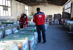 Procter&Gamble věnoval 50 palet prostředku ARIEL a ESA pomohla s distribucí